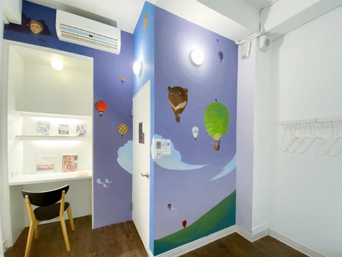 Flip Flop Hostel - Main Station Тайбэй Экстерьер фото