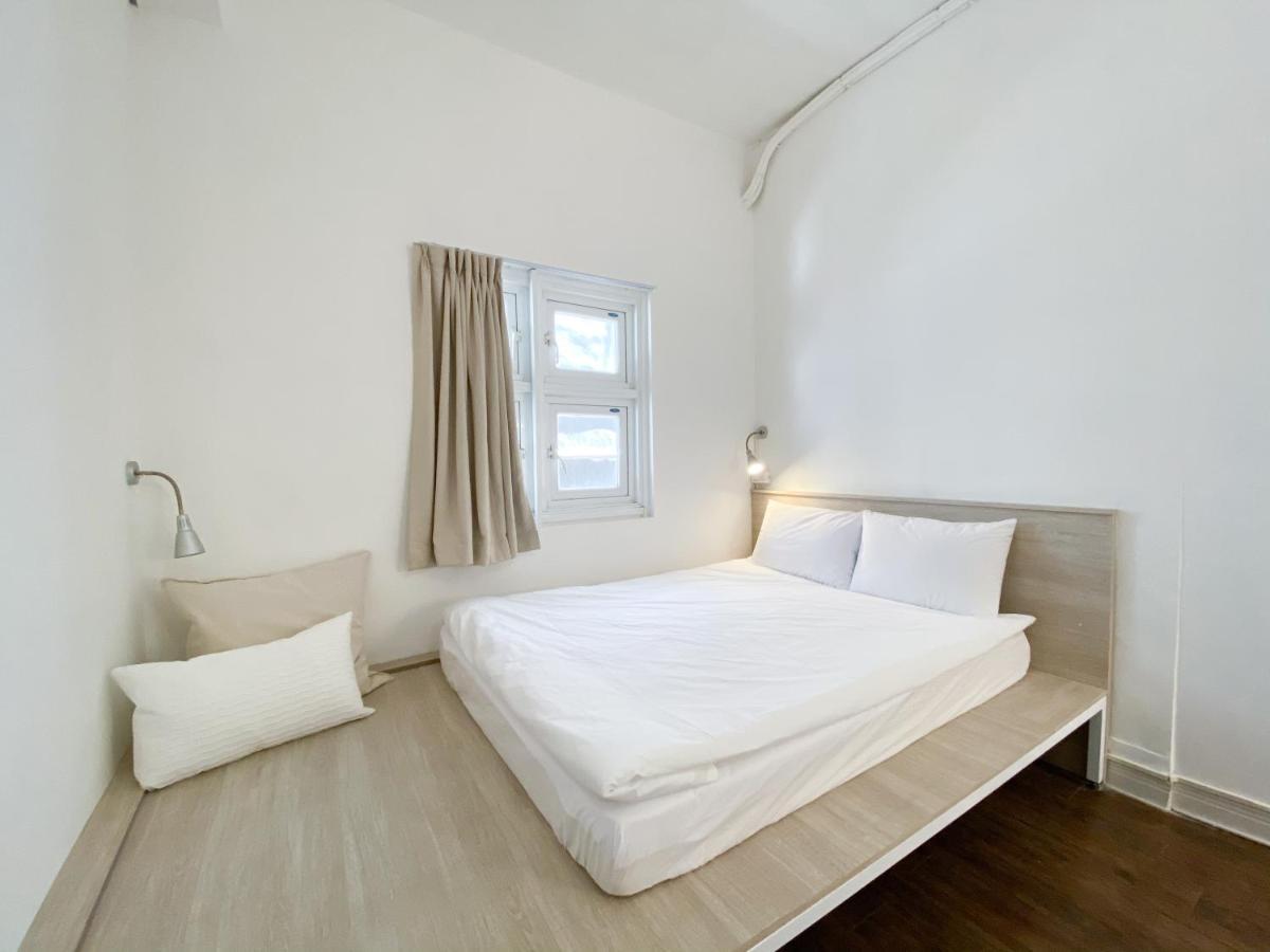 Flip Flop Hostel - Main Station Тайбэй Экстерьер фото